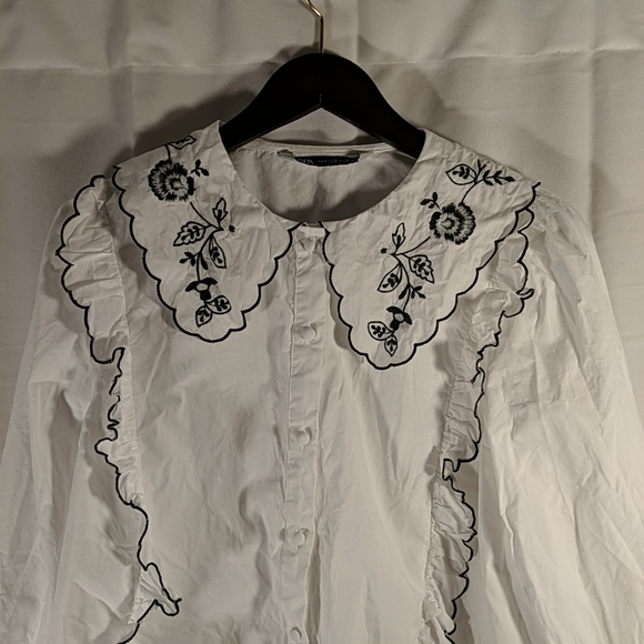 ZARA Embroidered Floral White Dress Shirt Button-up Peasant small s black collar - Picture 2 of 15